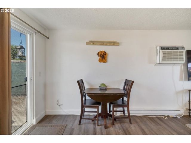 815 N 4TH St, Aumsville, OR 97325