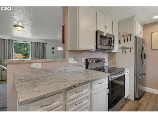 815 N 4TH St, Aumsville, OR 97325