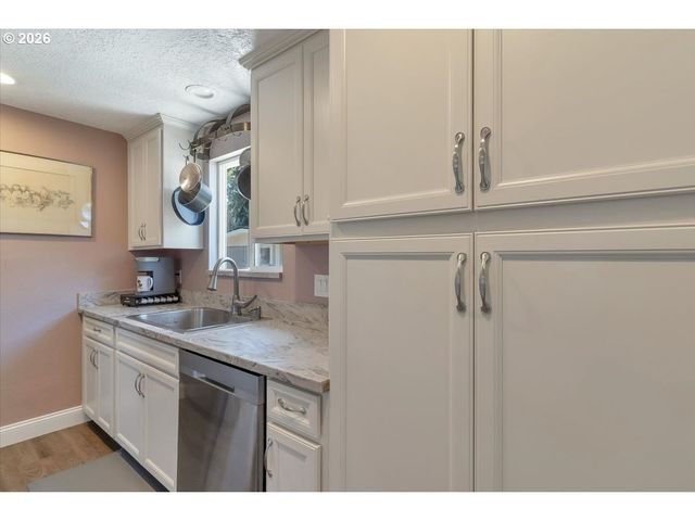 815 N 4TH St, Aumsville, OR 97325