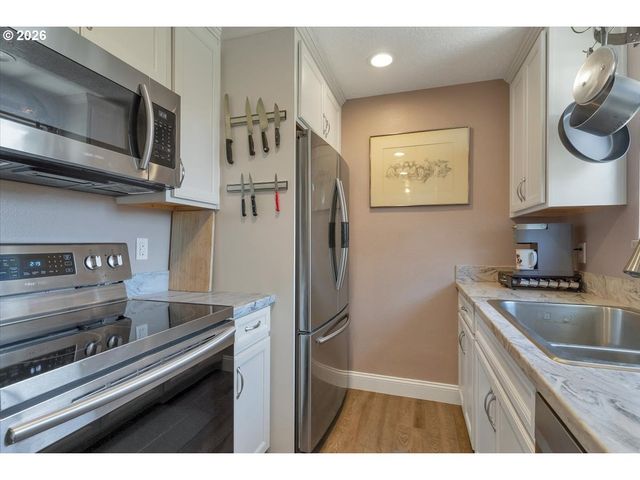 815 N 4TH St, Aumsville, OR 97325