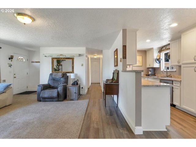 815 N 4TH St, Aumsville, OR 97325