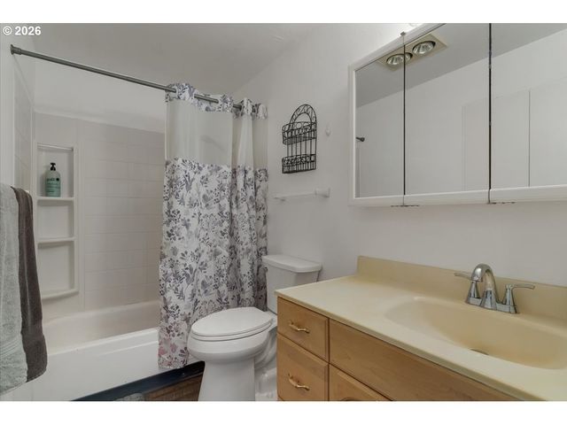 815 N 4TH St, Aumsville, OR 97325