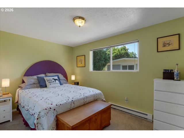 815 N 4TH St, Aumsville, OR 97325
