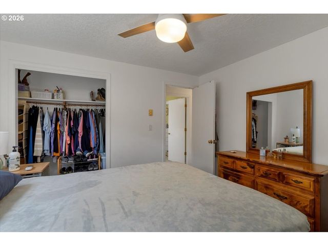 815 N 4TH St, Aumsville, OR 97325