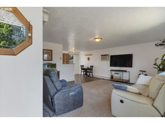 815 N 4TH St, Aumsville, OR 97325