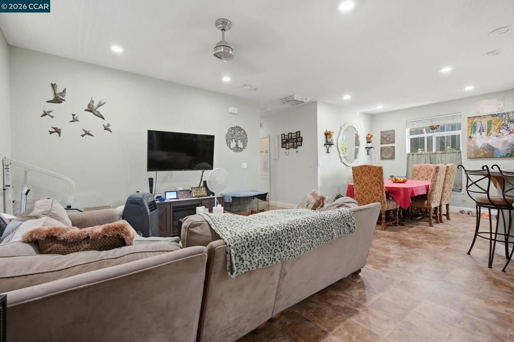 Image 14 of property listing at 37 Terrace Dr, Concord, CA 94518