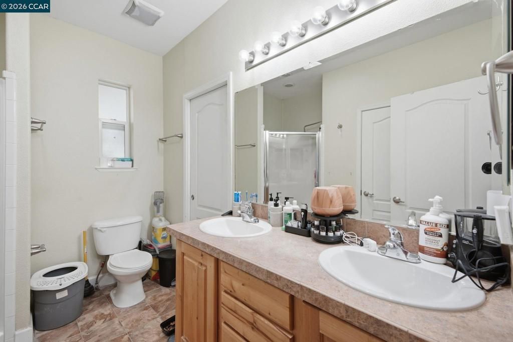 Image 30 of property listing at 37 Terrace Dr, Concord, CA 94518
