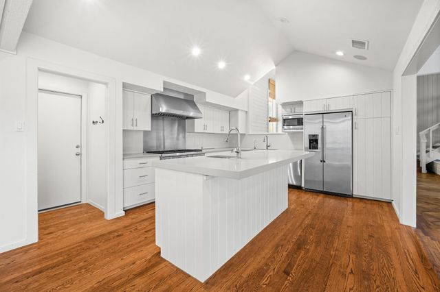 718 Bermuda ST, Lakeway, TX 78734