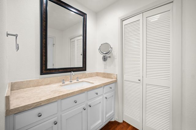 718 Bermuda ST, Lakeway, TX 78734