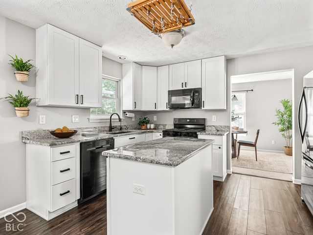 3945 Sunmeadow Circle, Indianapolis, IN 46228