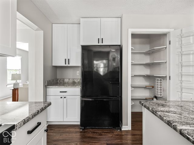 3945 Sunmeadow Circle, Indianapolis, IN 46228