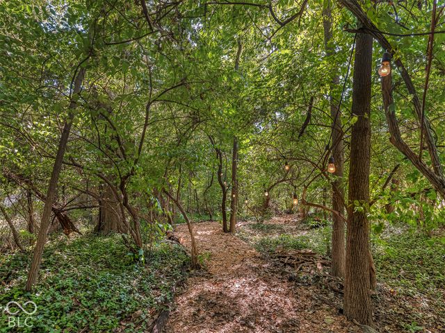 3945 Sunmeadow Circle, Indianapolis, IN 46228