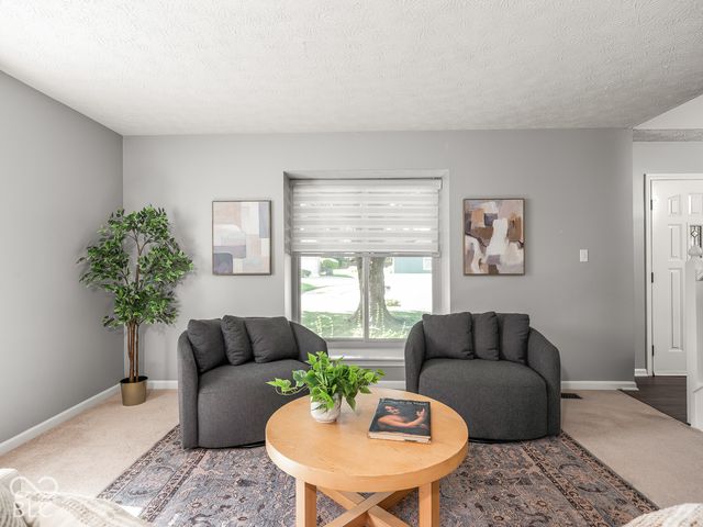 3945 Sunmeadow Circle, Indianapolis, IN 46228