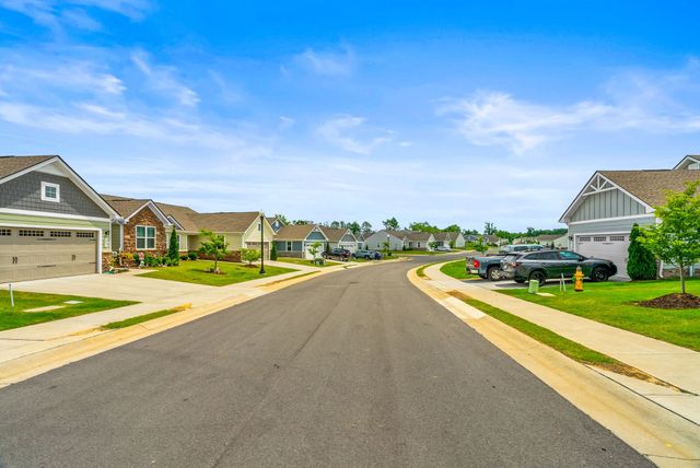 396 Streamview Dr, White House, TN 37188