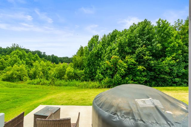 396 Streamview Dr, White House, TN 37188