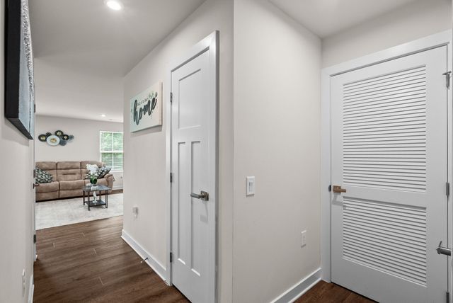 396 Streamview Dr, White House, TN 37188
