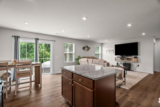 396 Streamview Dr, White House, TN 37188