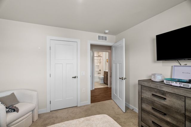 396 Streamview Dr, White House, TN 37188