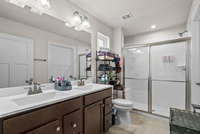 396 Streamview Dr, White House, TN 37188