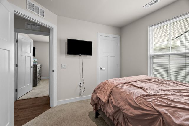396 Streamview Dr, White House, TN 37188