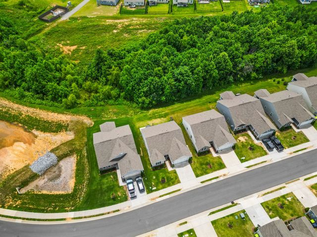 396 Streamview Dr, White House, TN 37188