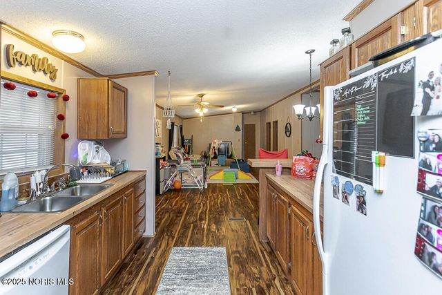 27484 Oregon Road, 65, Perrysburg, OH 43551