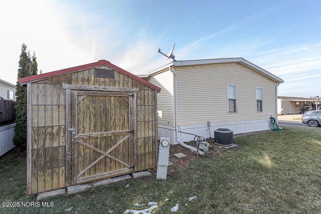 27484 Oregon Road, 65, Perrysburg, OH 43551