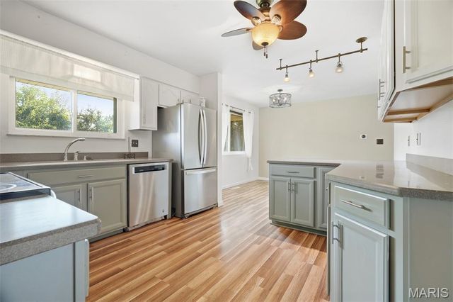 106 Williamsburg Drive, Belleville, IL 62221