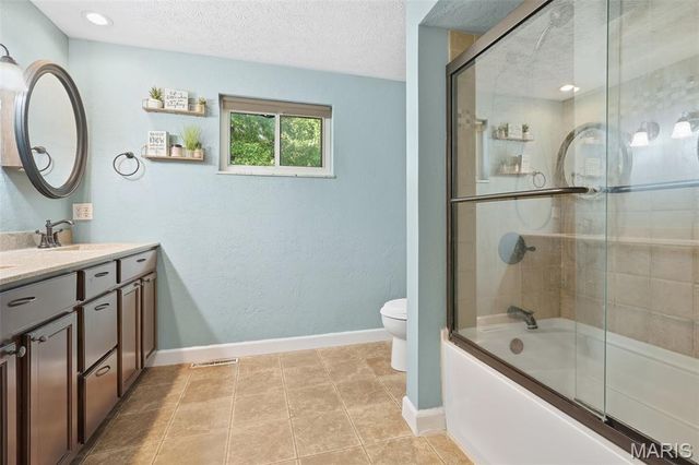106 Williamsburg Drive, Belleville, IL 62221