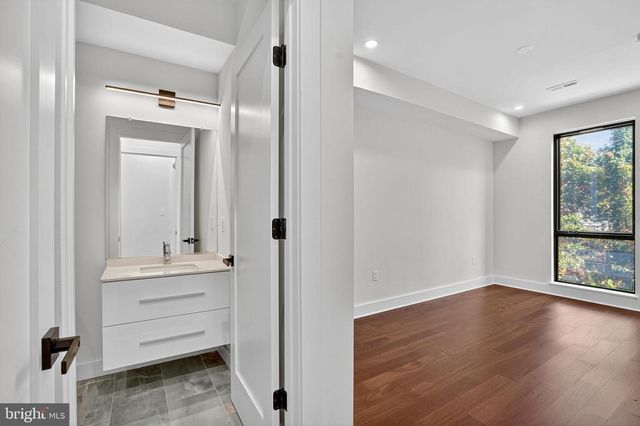 7319 GEORGIA AVE NW, Washington, DC 20012