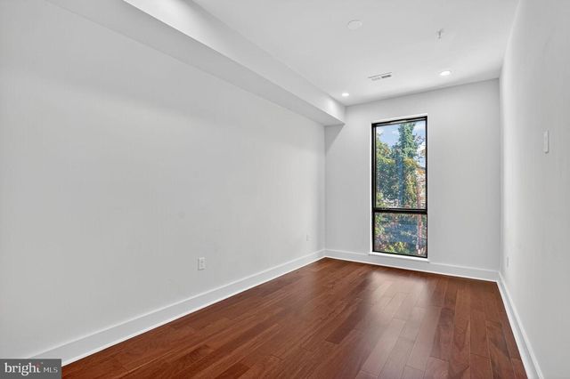 7319 GEORGIA AVE NW, Washington, DC 20012