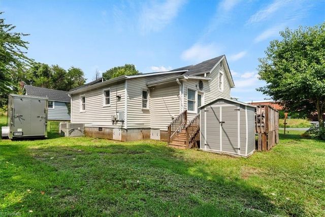 301 West End Boulevard, Madison, NC 27025