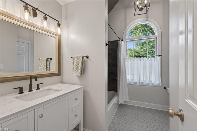 3404 W Landing DR, Chesapeake, VA 23322