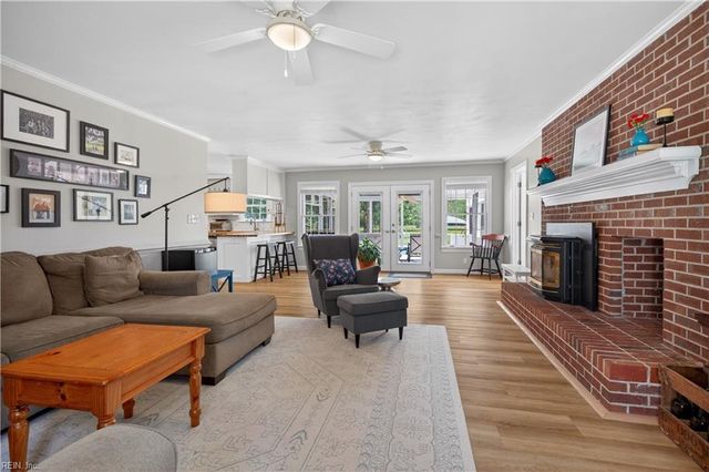 3404 W Landing DR, Chesapeake, VA 23322