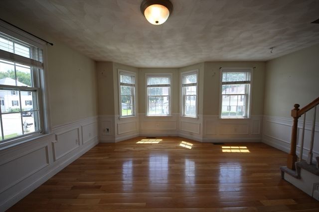 99 Manchester St A, Lowell, MA 01852