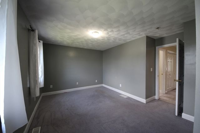 99 Manchester St A, Lowell, MA 01852