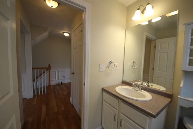 99 Manchester St A, Lowell, MA 01852