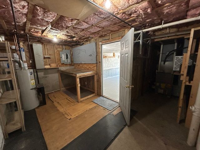 99 Manchester St A, Lowell, MA 01852
