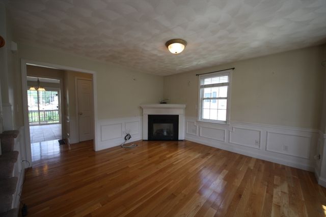 99 Manchester St A, Lowell, MA 01852