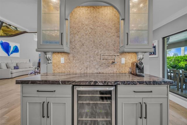 2941 Fairway Dr, Hollywood, FL 33021