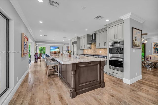 2941 Fairway Dr, Hollywood, FL 33021