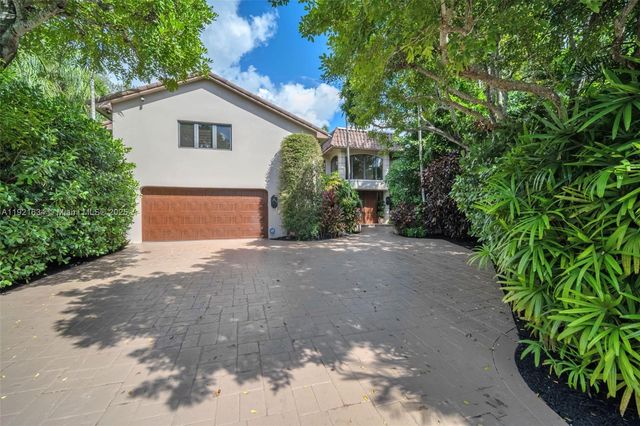 2941 Fairway Dr, Hollywood, FL 33021