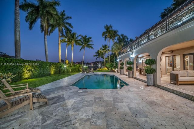 2941 Fairway Dr, Hollywood, FL 33021