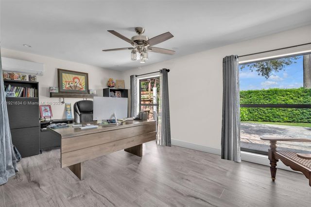 2941 Fairway Dr, Hollywood, FL 33021