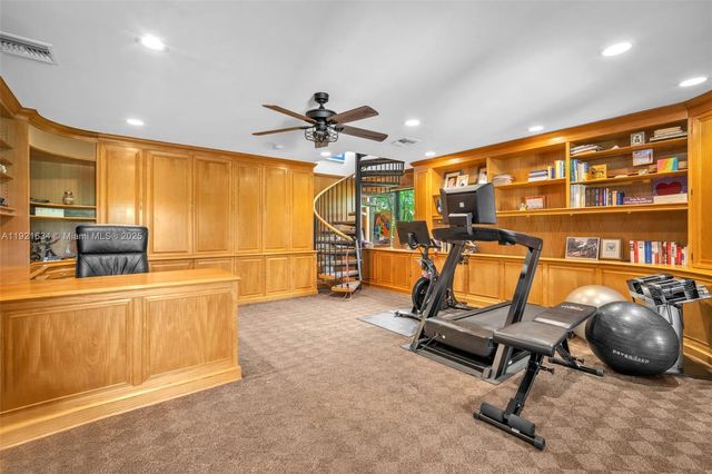 2941 Fairway Dr, Hollywood, FL 33021