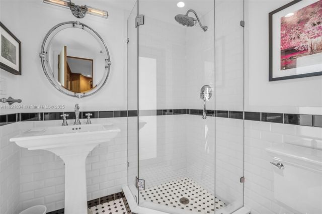 2941 Fairway Dr, Hollywood, FL 33021