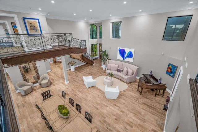 2941 Fairway Dr, Hollywood, FL 33021