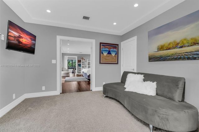 2941 Fairway Dr, Hollywood, FL 33021