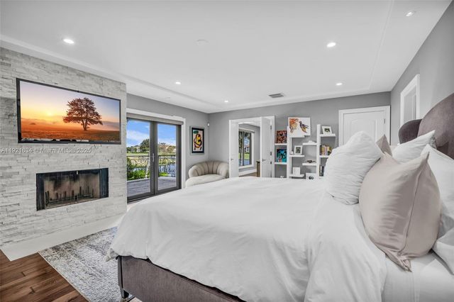 2941 Fairway Dr, Hollywood, FL 33021