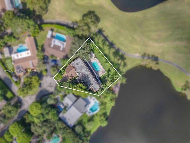 2941 Fairway Dr, Hollywood, FL 33021